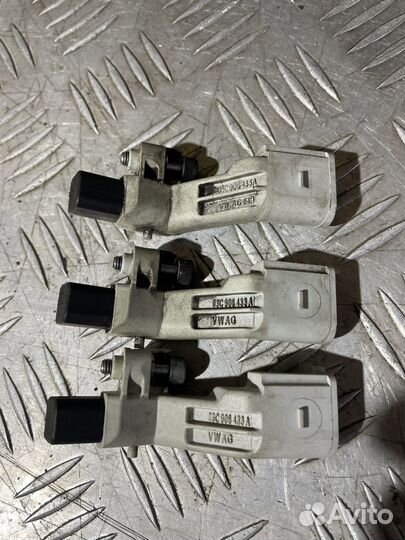 Датчик положения коленвала Skoda Fabia 2007-2015