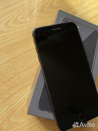 iPhone 8 Plus, 64 ГБ