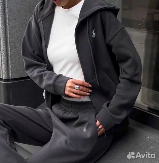 Спортивный костюм женский