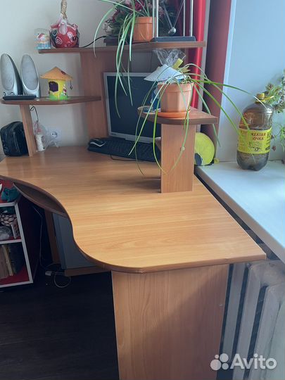 Компьютерный стол