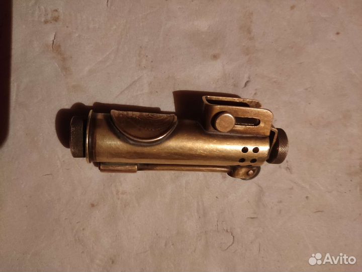 Зажигалка бензиновая