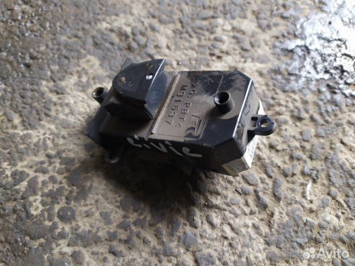 Кнопка стеклоподъемника задняя левая Honda Civic