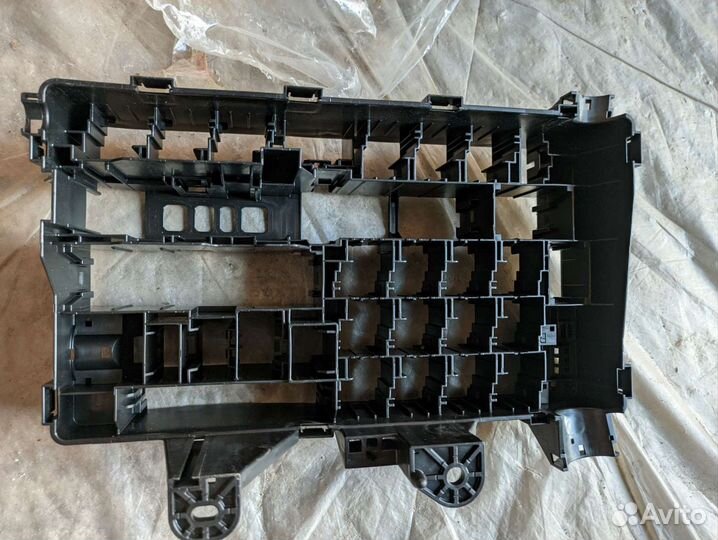 Корпус блока предохранителей lexus lx 570