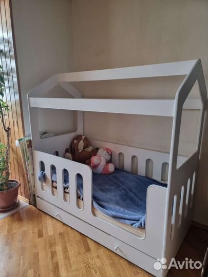 Детская кровать домик