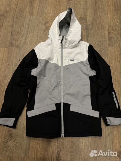 Куртка и брюки (на лямках) сноубордическая