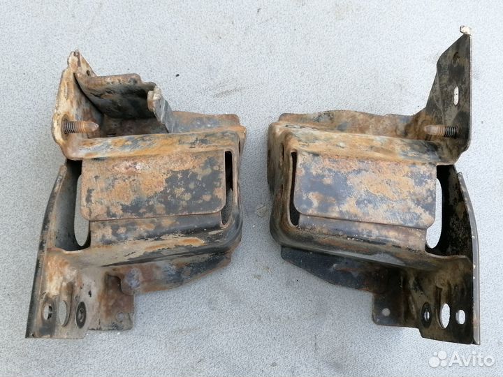 Кронштейн переднего бампера Mazda 626 GE 1992-1997