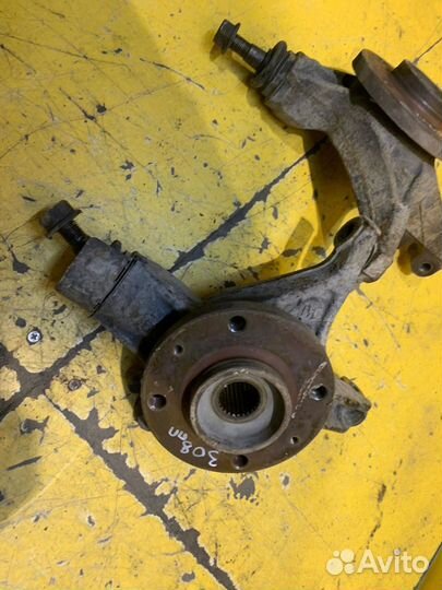 Кулак поворотный передний Peugeot 308 2007-2011