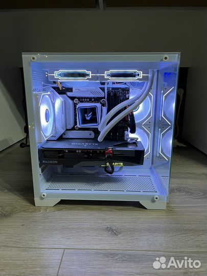 Iron Pride Invader Q3 White (3 кулера + хаб, Куб)