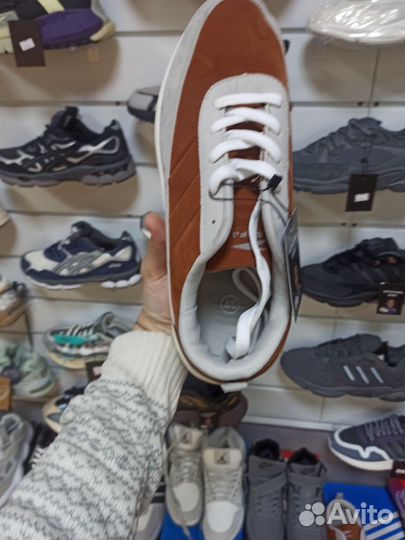 Кроссовки мужские 46размер