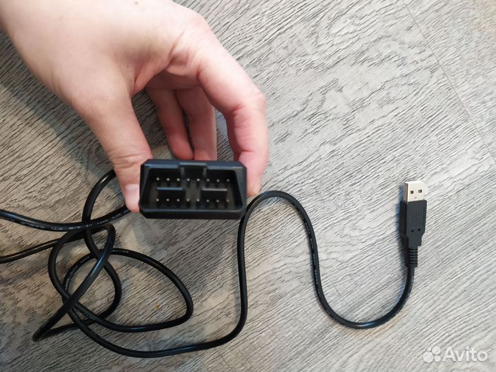 Авто диагностический адаптер на Ford Focus 3
