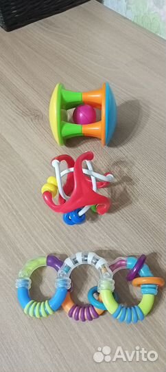 Развивающие игрушки,погремушки,растяжки