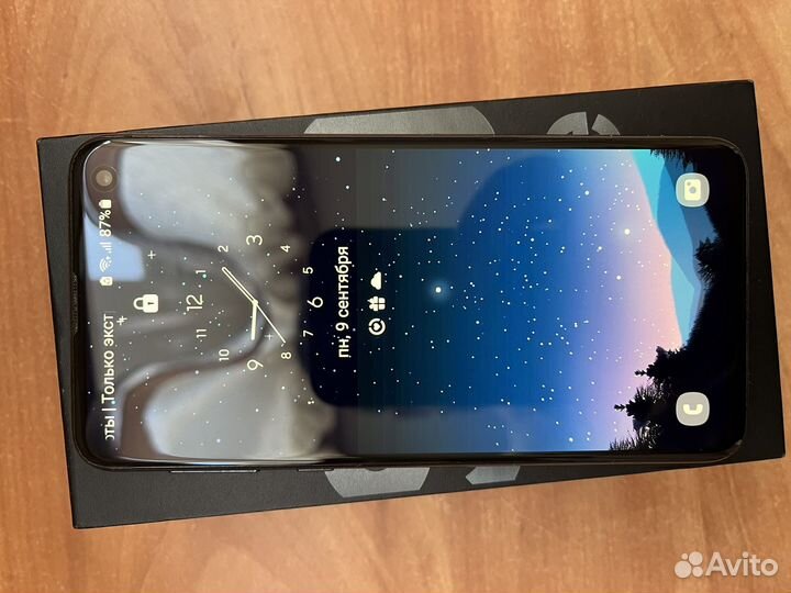 Samsung Galaxy S10e, 6/128 ГБ