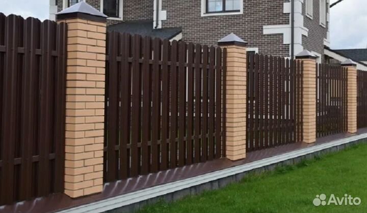 Забор из евроштакетника профессионально качественн
