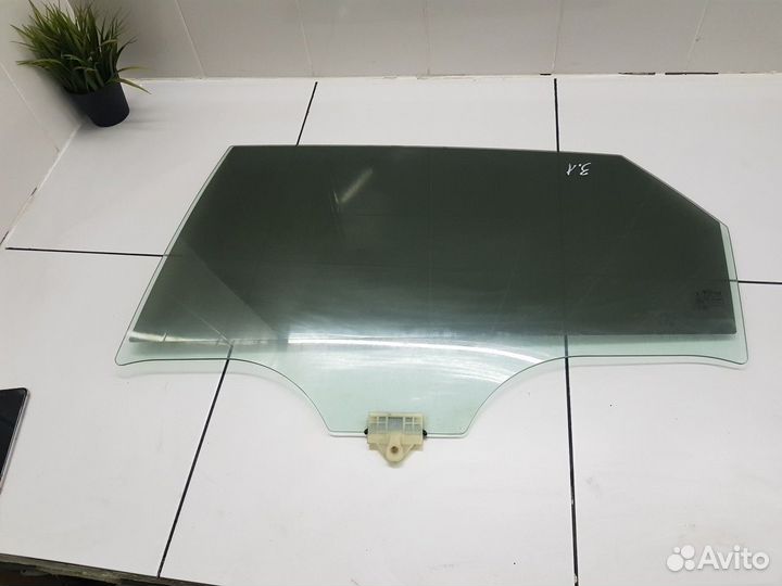 Стекло задней левой двери (Kia K5 III)