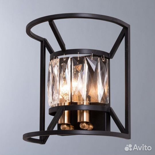 Светильник настенный металлический и стеклянный