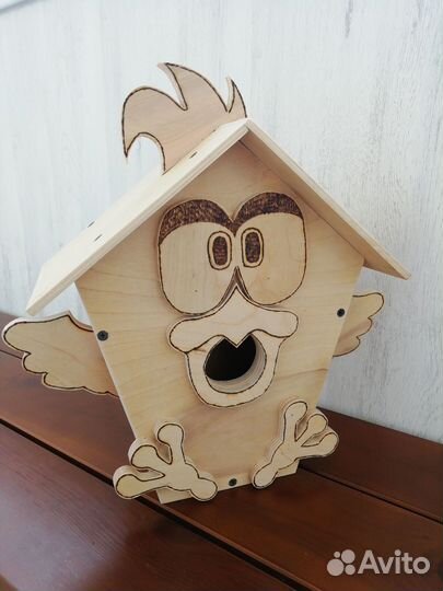 Кормушка, скворечник для птиц