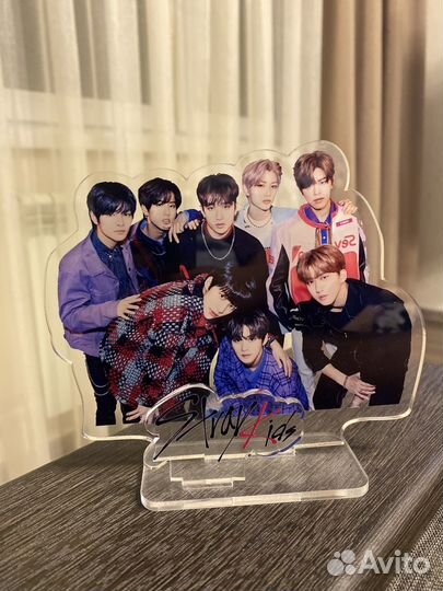 Подставка Stray Kids