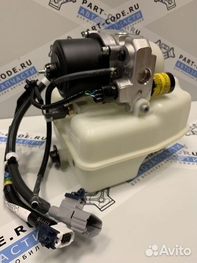 Компрессор гидроподвески Toyota Land Cruiser 200