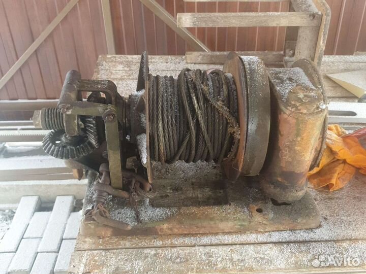Лебедка якорная 534-58-71-000