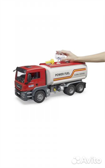 Bruder бензовоз