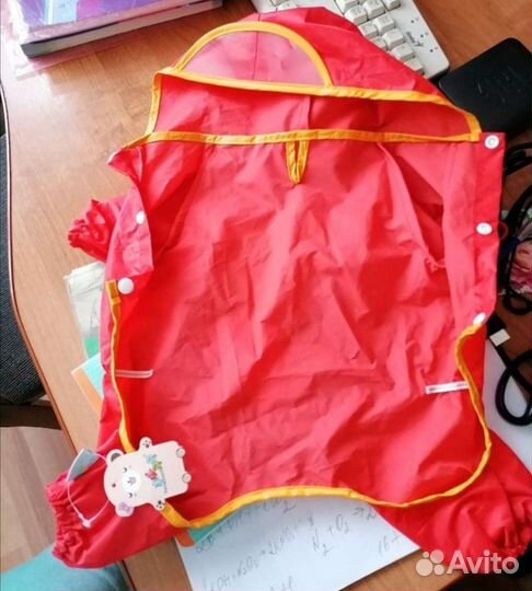 Комбинезоны-дождевики и комбинезон для собачки