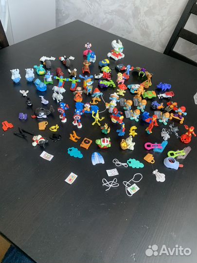 Много киндер фигурок из разных серий