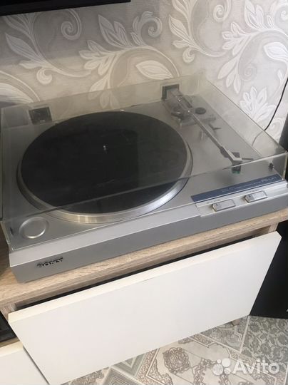 Виниловый проигрыватель Sony ps-lx1