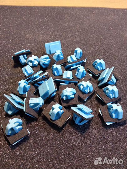 Клипсы крепления накладки порога Hyundai i40