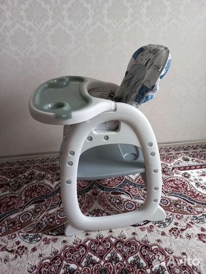 Детский стульчик для кормления