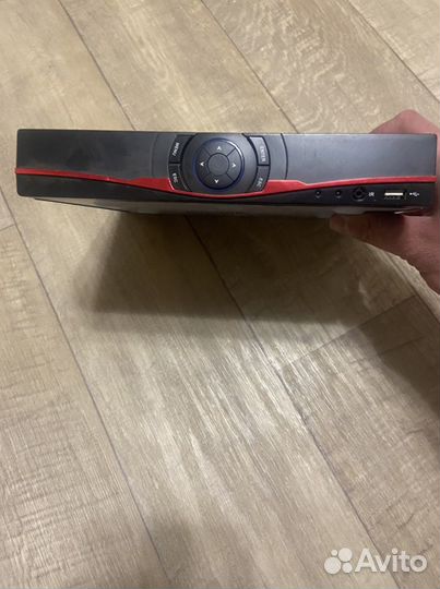 Видерегистратор и три видеокамеры