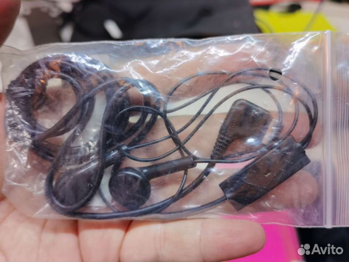 Наушники гарнитуры телефонов mini-jack (3,5 мм)