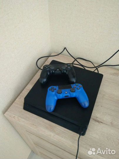 Sony PS4 slim 1tb + 2 джойстика