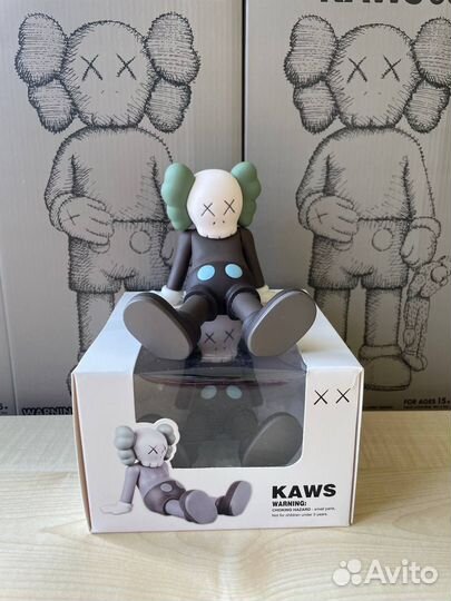 Фигурка bearbrick kaws