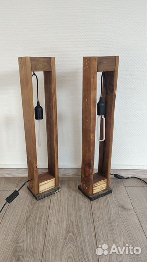 Напольный светильник из дерева