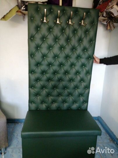 Вешалка с коробом для хранения