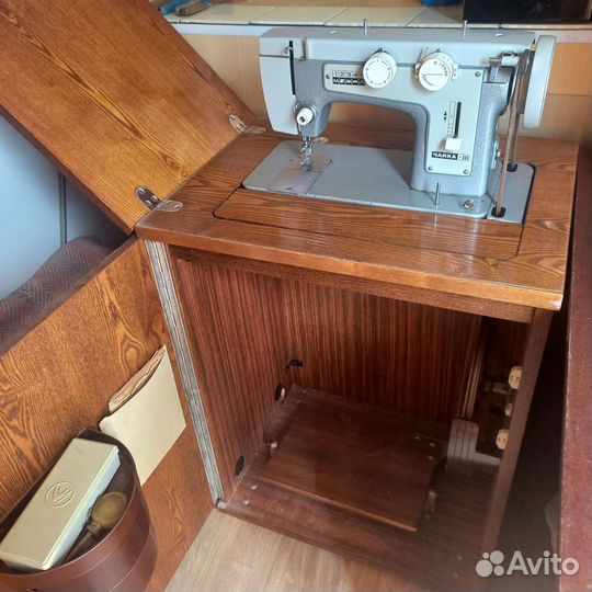 Швейная машина Чайка 3