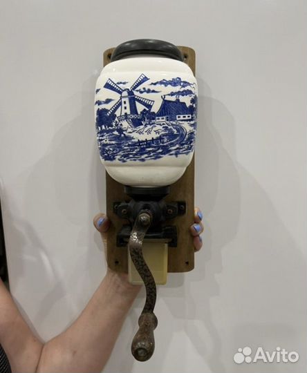 Кофемолка ручная старинная