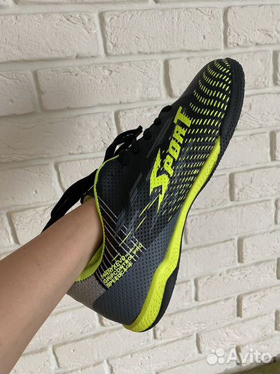 Футбольные бутсы для зала