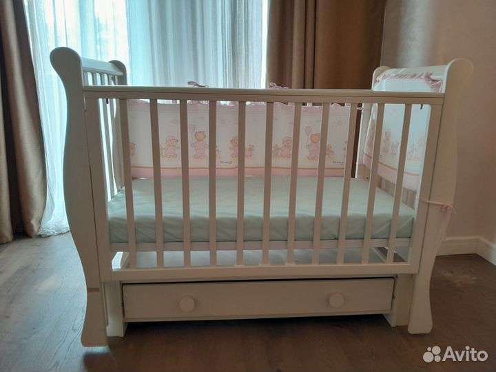 Детская кроватка Лель с маятником и ящиком