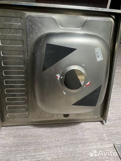 Раковина накладная