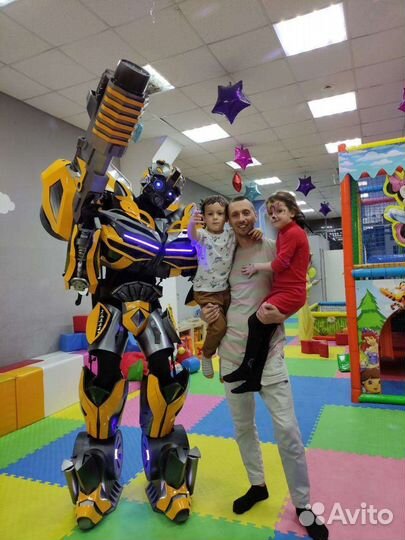 Робот Бамблби, Халк, железный человек