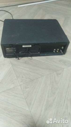 Видеомагнитофон