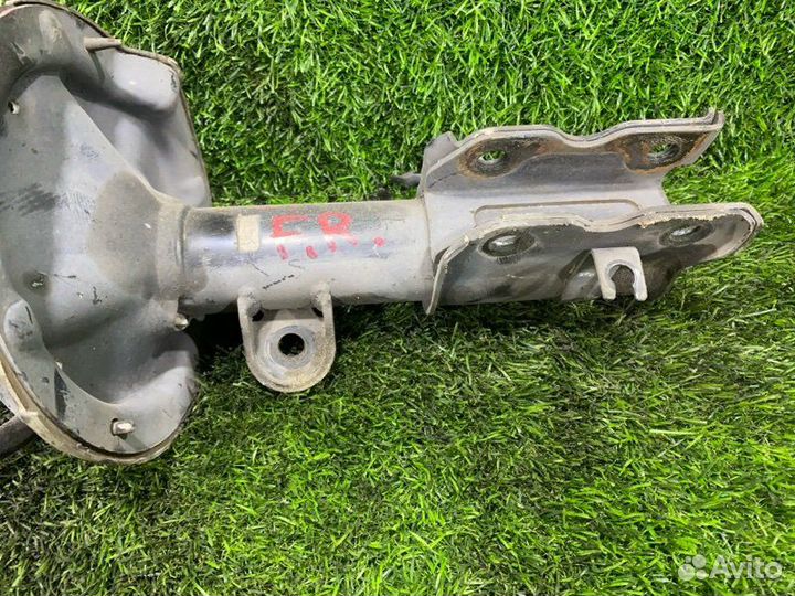 Стойка передняя правая Nissan Teana J31