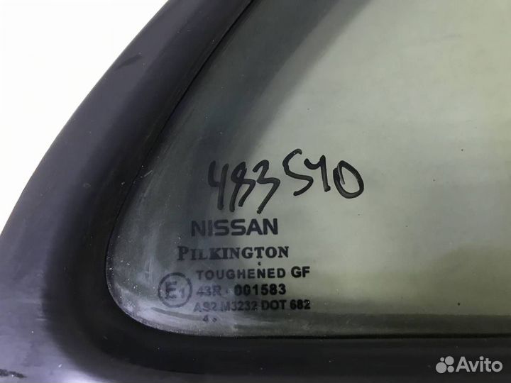 Стекло двери задней правой форточка Nissan Almera