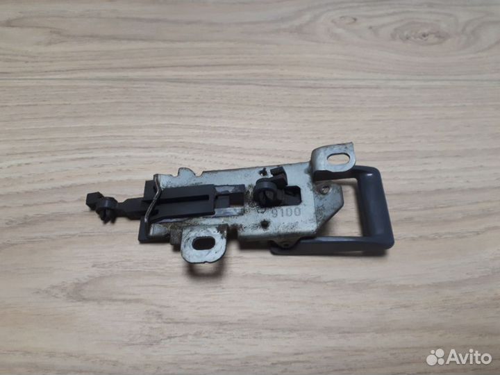 Ручка двери багажника внутр Mitsubishi Pajero 2