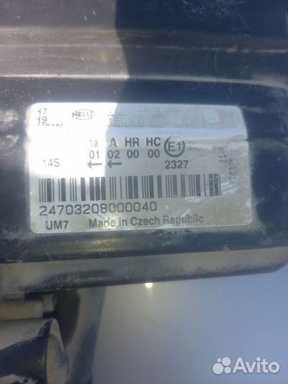 Фара правая Volkswagen Touareg 2006 - 2010