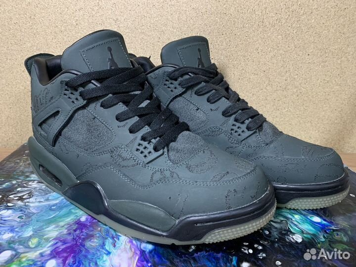 Jordan 4 x kaws