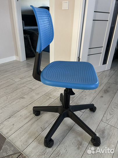 Компьютерное детское кресло IKEA