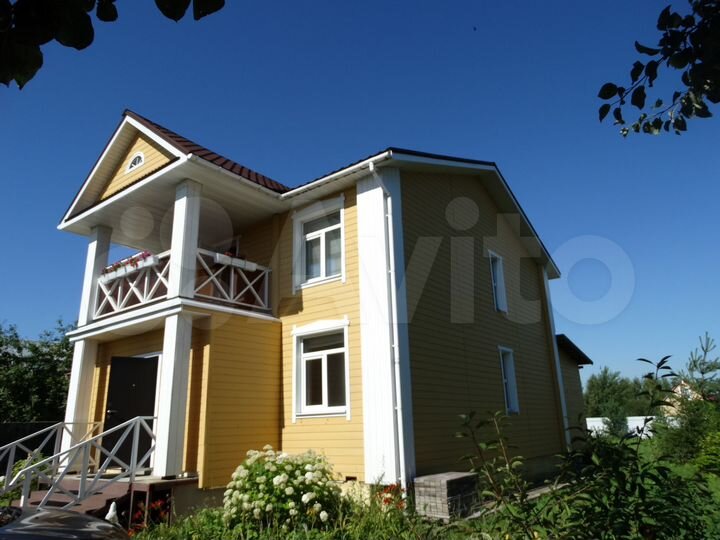 Дом 197,9 м² на участке 12,7 сот.