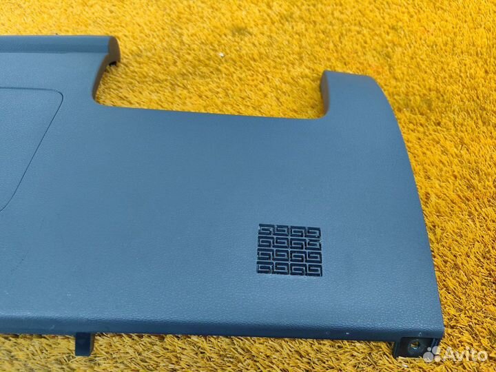 Накладка на торпедо передняя левая Geely Coolray